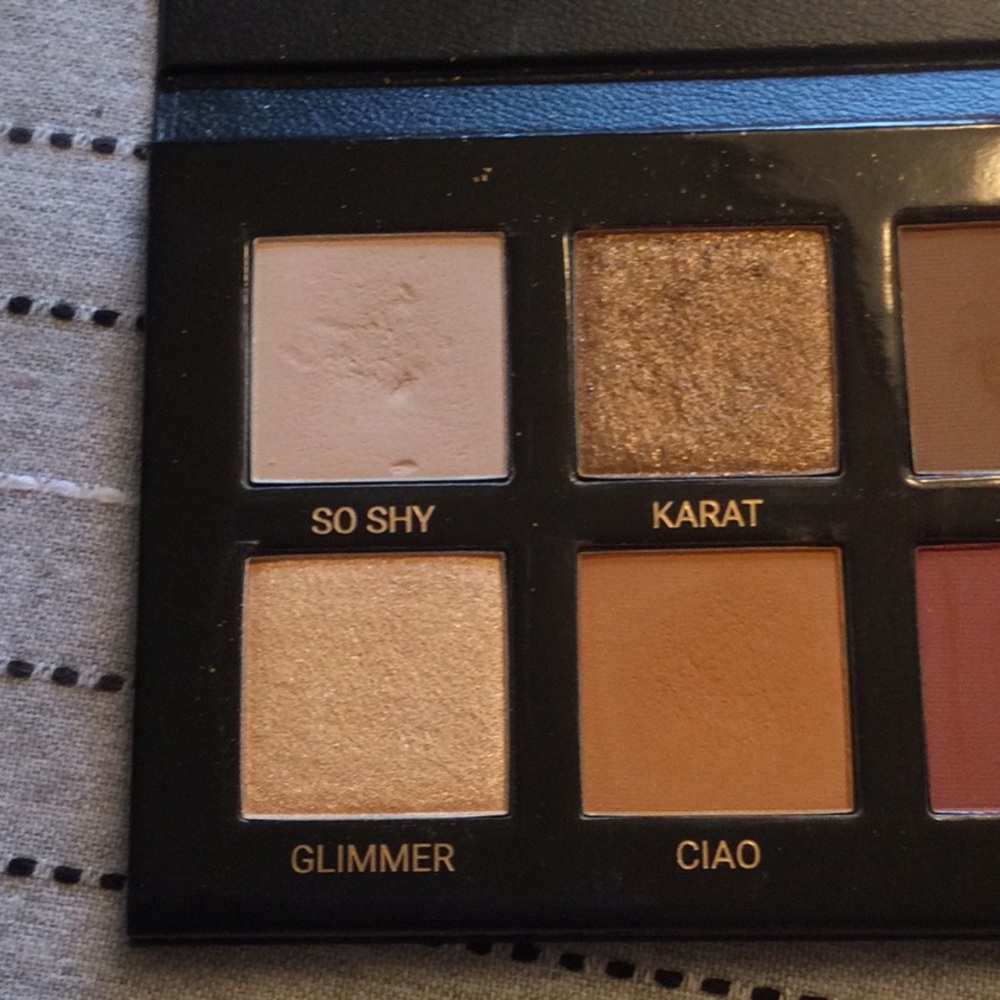 VIEVE THE ESSENTIAL EYESHADOW PALETTE - Picture 4 of 6